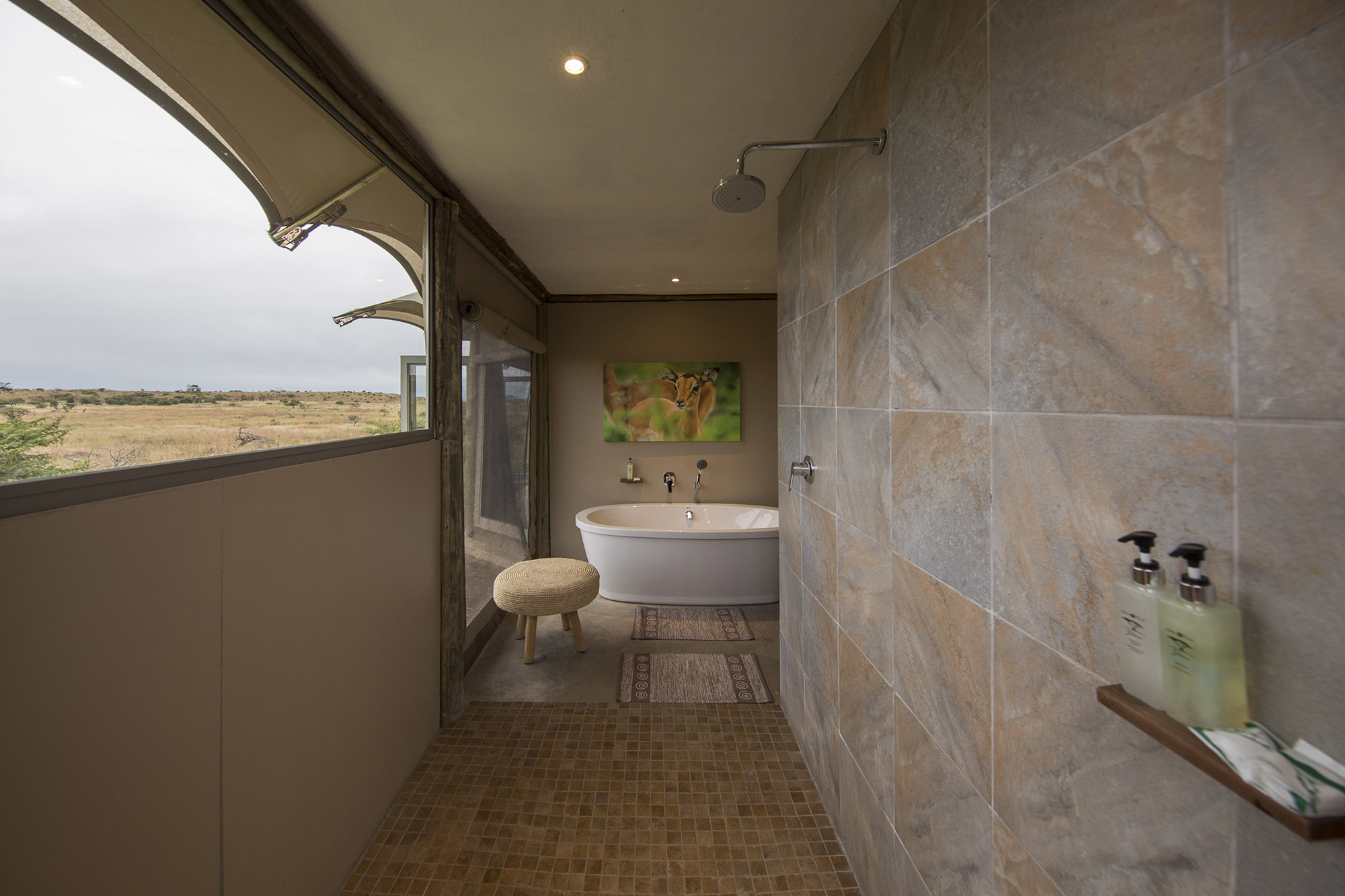 Ndaka safari lodge - bathroom